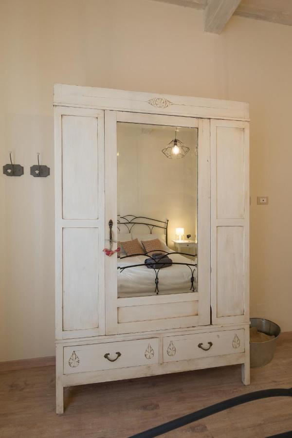 B&B In Acquaviva Ливорно Экстерьер фото